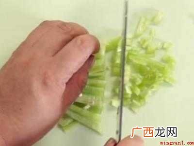 凉拌茄子怎么做好吃又简单