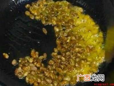 盐豆子炒鸡蛋怎么炒的具体操作步骤 盐豆子炒鸡蛋怎么炒