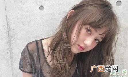 黄皮适合染冷棕色吗 黄皮可以染冷棕色吗
