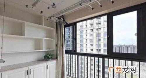高楼层封阳台用断桥还是推拉门 楼层低封阳台一定要用断桥吗