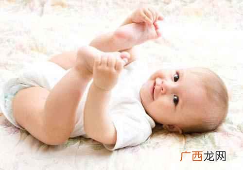 怎么帮宝宝练习翻身抬头 怎么帮宝宝练习翻身