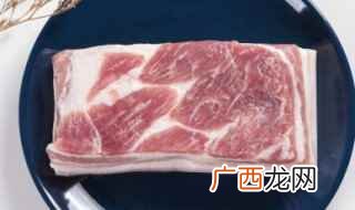 生猪肉500G、八角、米酒、盐、姜 炖大块猪肉的家常做法
