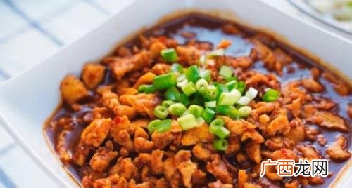 鸡蛋酱用黄豆酱还是豆瓣酱 鸡蛋酱是用黄豆酱还是大酱