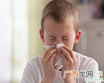 鼻涕颜色代表什么症状 鼻涕的颜色代表什么意思