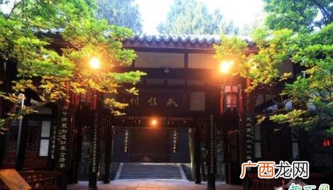 从成都火车站到武侯祠怎么走 成都武侯祠是谁的墓
