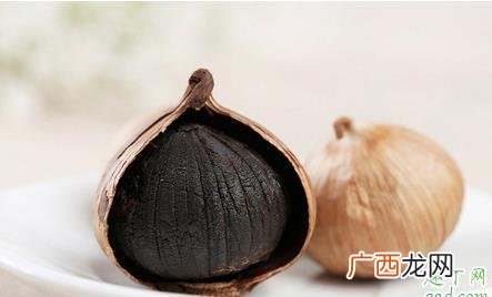 黑蒜头的功效和禁忌 黑蒜头可以直接食用吗