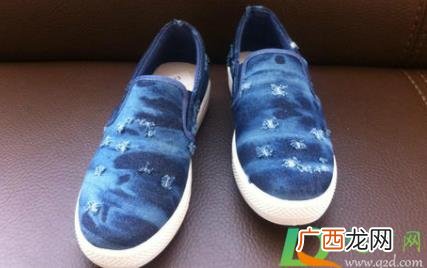 鞋子掉色染丝袜上了怎么办 鞋子褪色到丝袜上怎么办