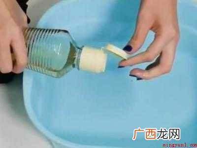 黑色衣服染色了怎么恢复