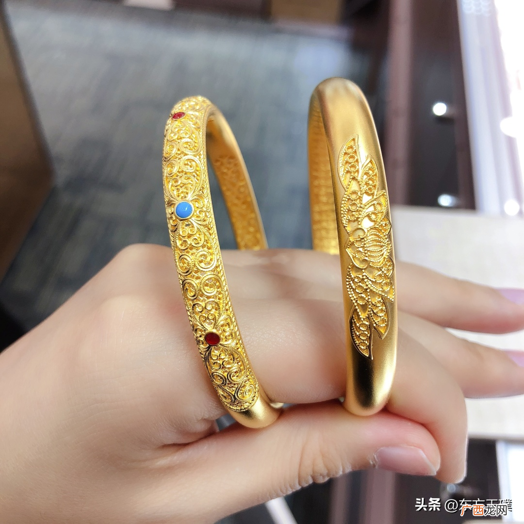 金手镯别乱买，图案不同，寓意不同 黄金手镯的寓意和象征