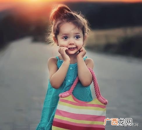100个好寓意带三点水的名字推荐 三点水旁的字女孩名字