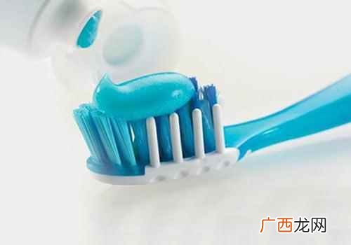 牙膏含氟好还是不含氟好呢 牙膏含氟好还是不含氟好