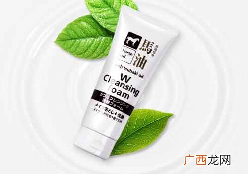 油性皮肤用什么洗面奶男士 油性皮肤用什么洗面奶
