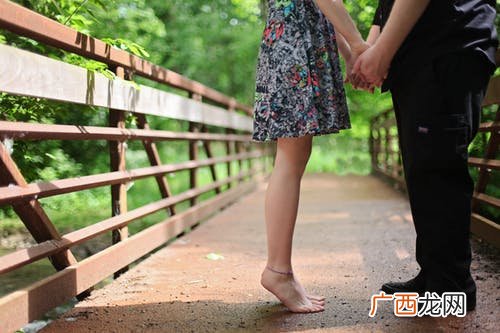 怎么跟刚加的女生聊天找话题 刚加的妹子怎么聊天