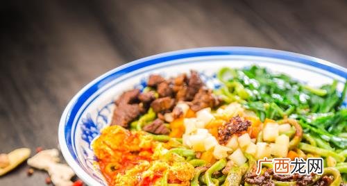 菠菜面用生菠菜还是熟菠菜 菠菜面要不要煮一下菠菜