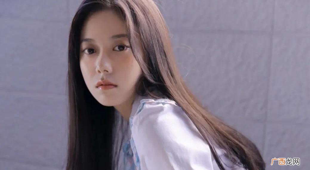 刚认识的妹子聊天要找话题别尬聊 嘴笨的人如何和妹子聊天