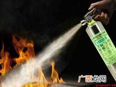 水基灭火器的使用方法