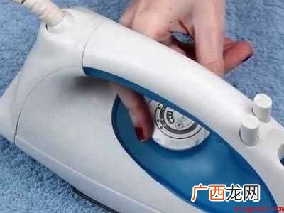 怎样快速消除纸张的褶皱