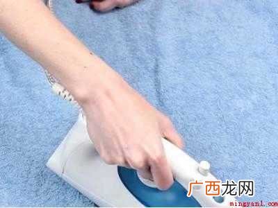 怎样快速消除纸张的褶皱