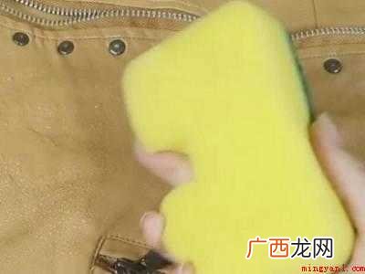 普通皮衣怎么洗在家里