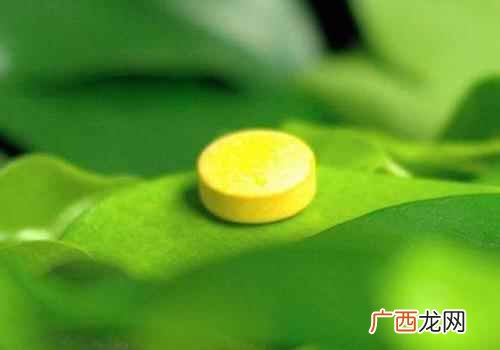 烟酰胺对皮肤的作用和坏处 烟酰胺对皮肤的作用