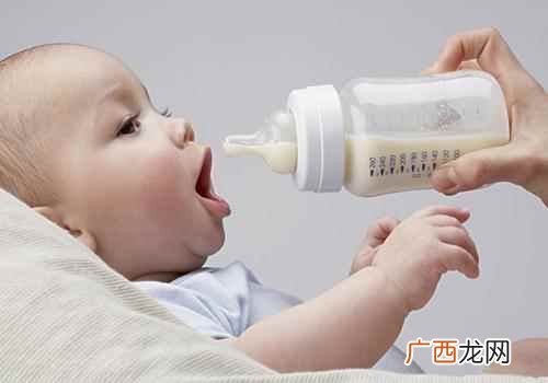 夏天奶粉泡好放多久 夏天冲好的奶粉能放多久