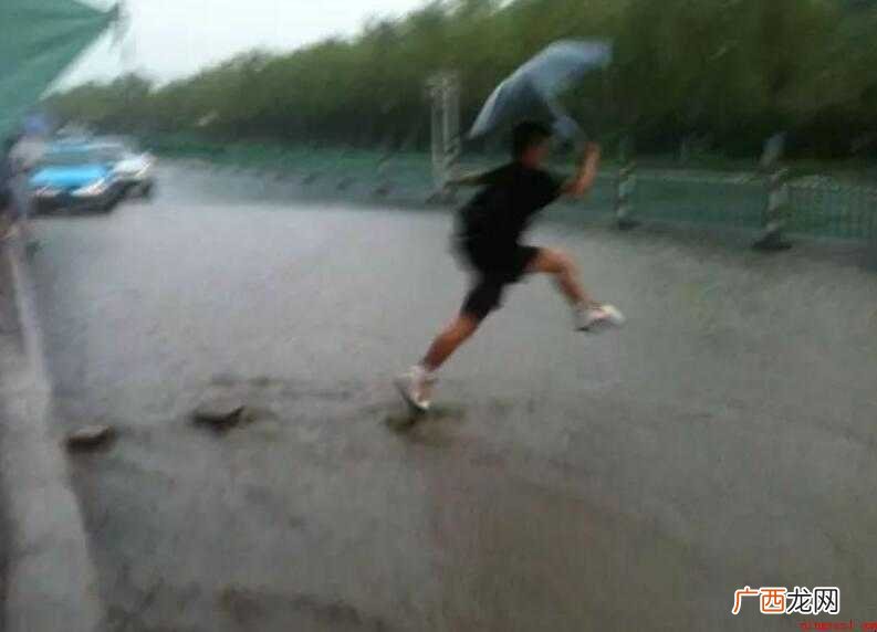 猝不及防怎么造句 15个拼命学习确实是凭添了些许无奈