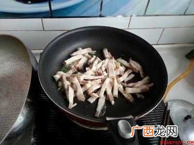 大叶芹炒肉怎么做