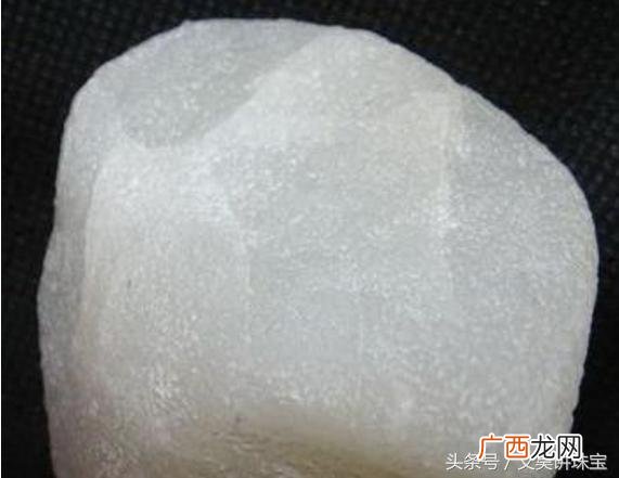 玉石界最大的骗子——石英岩玉 石英岩玉是什么玉