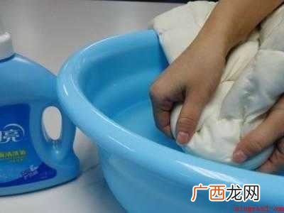 衣服上的油点子洗不掉怎么办