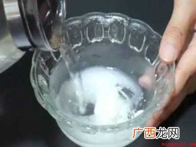 棉质衣服上的咖啡渍如何去除