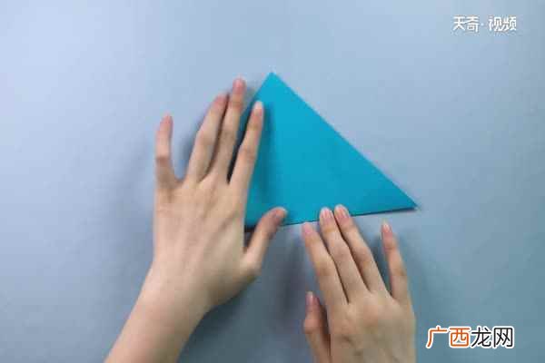 小三角形怎么翻转 小皇冠怎么折