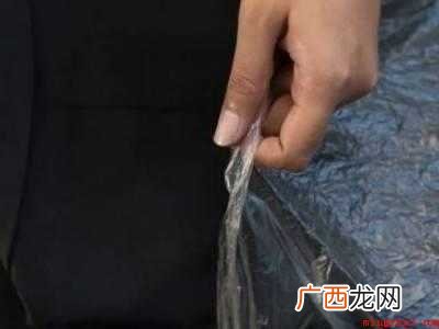 西服怎么折叠放行李箱