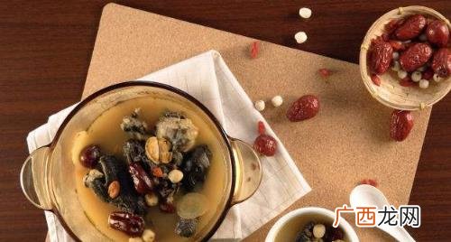 鲍鱼炖鸡汤鲍鱼要煮多久 鲍鱼和鸡炖汤用干鲍鱼还是鲜鲍鱼