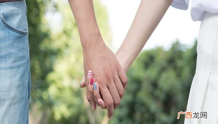 男人梦见自己和别的女人结婚