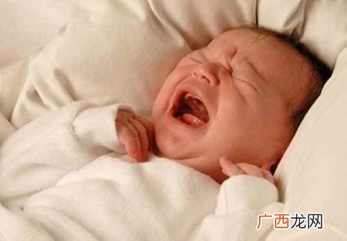 宝宝睡觉突然大哭是什么原因 宝宝睡觉不踏实易惊醒哭闹怎么办