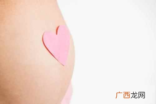 新生儿脐疝是什么原因引起的啊 新生儿脐疝是什么原因引起的