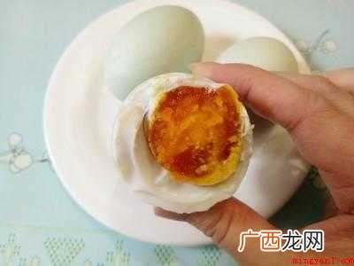 怎么腌咸鸭蛋不太咸还流油
