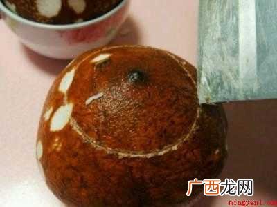 椰子如何取出里面的肉