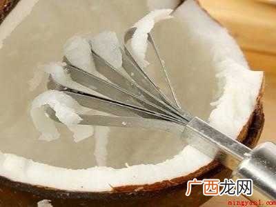 椰子如何取出里面的肉