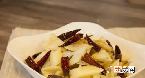 酸辣藕丁放醋吗 酸辣藕丁最好吃的做法