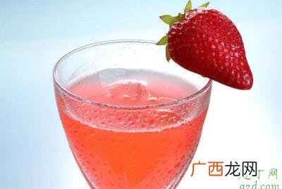 草莓跟什么榨汁好喝 草莓榨汁可以加什么