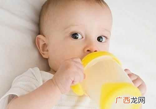 怎么从奶瓶过渡到水杯 如何从奶瓶过渡到水杯