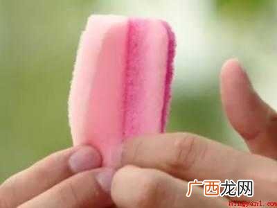 怎样防止骑车时帽子被吹翻