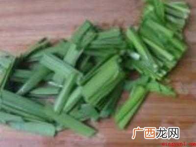 虾仁和什么蔬菜炒