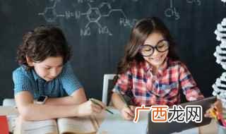 人或动物的器官受刺激后对事物的感受辨别 觉的拼音
