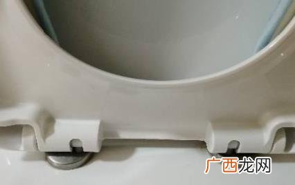 马桶盖的膨胀螺丝要怎么换装 换马桶盖膨胀螺丝图解