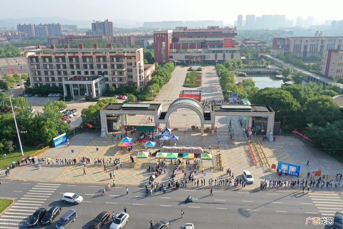 中专技校的学生也能考大学了 职中可以考大学吗