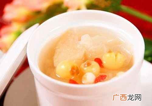 新鲜莲子可以炖银耳吗怎么做 新鲜莲子可以炖银耳吗