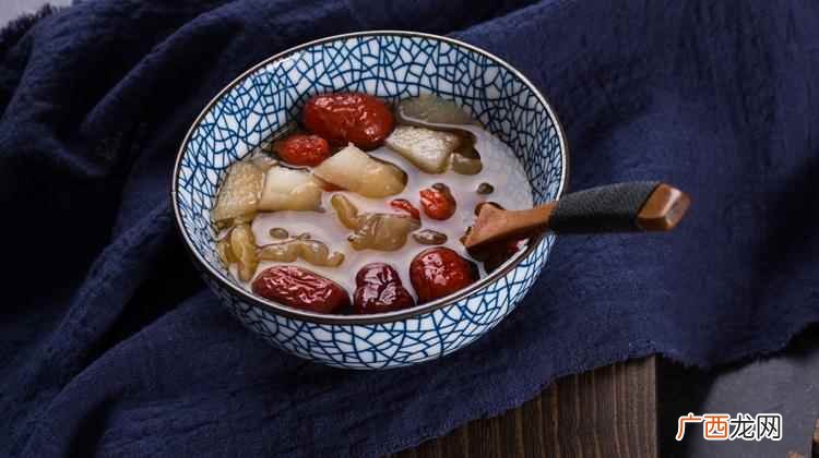 冰糖雪梨瘦肉汤功效与作用 冰糖雪梨瘦肉汤功效