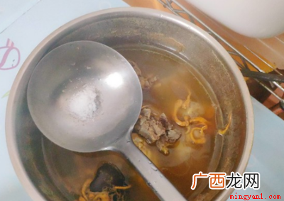 炖龙骨的家常做法 炖龙骨的做法家常做法